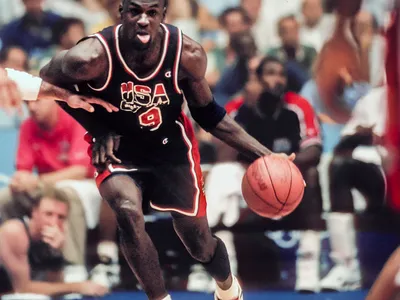 舰的中场基 舰的中场基